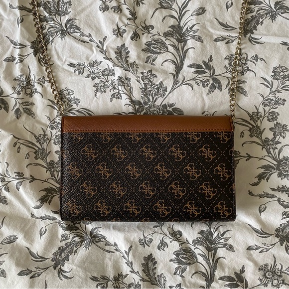 Guess Wallet Purse - Picture 3 of 5